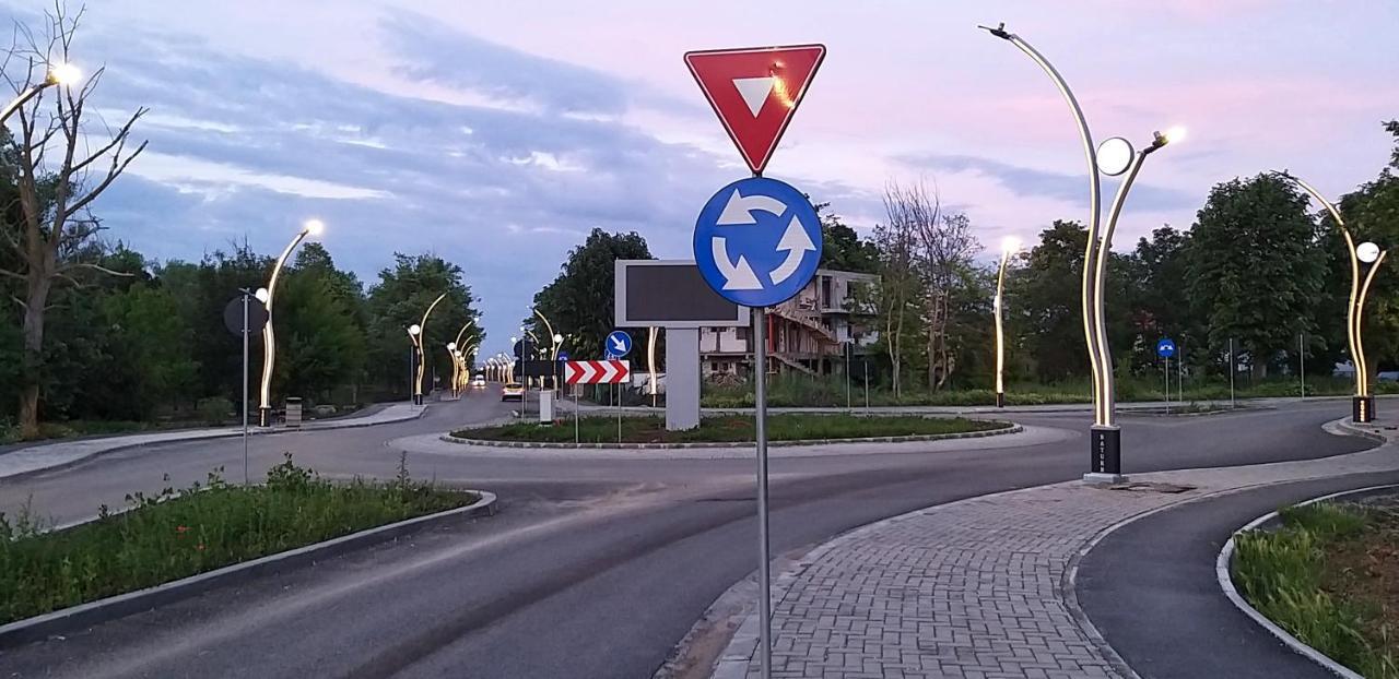 Geo Studios Saturn Zewnętrze zdjęcie